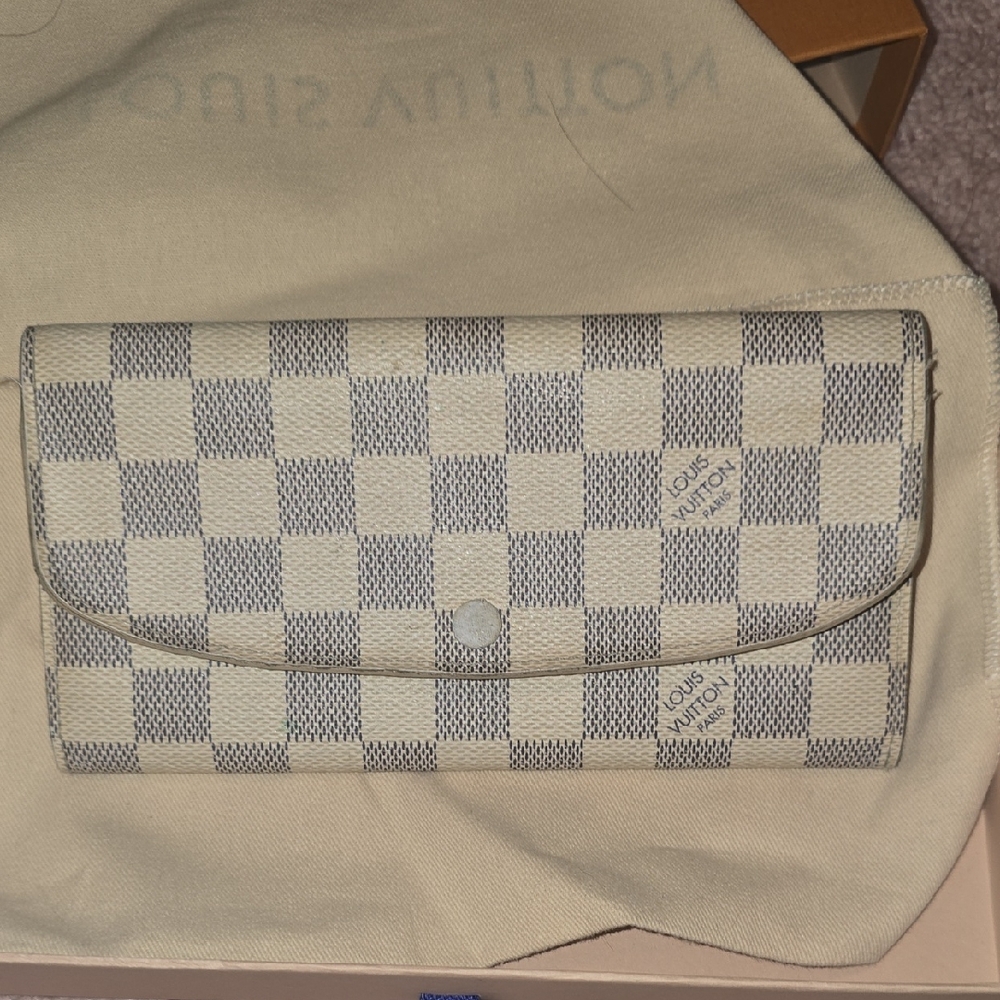 LOUIS VUITTON WALLET